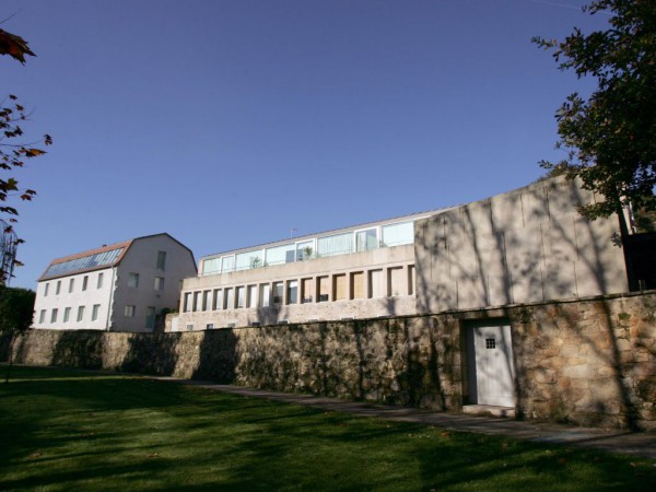 La Vaquería and other buildings